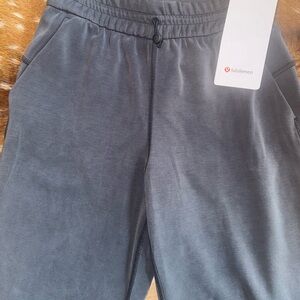 Lululemon Softstreme(tm) HR Straight-Leg Crop 24”